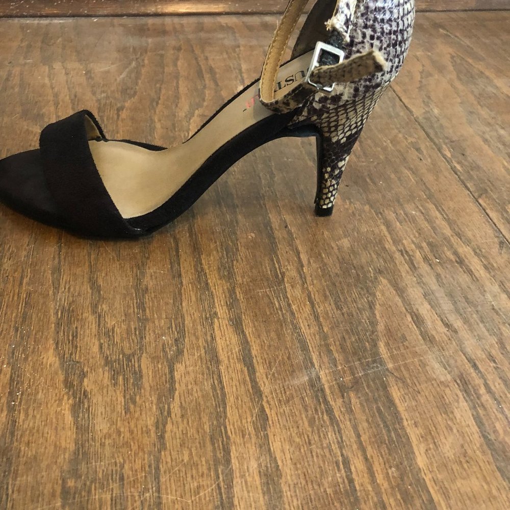 Shoes - Picture 2 of 3